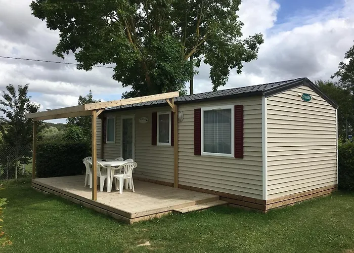 Le Mont Joli Bois Camping 3*